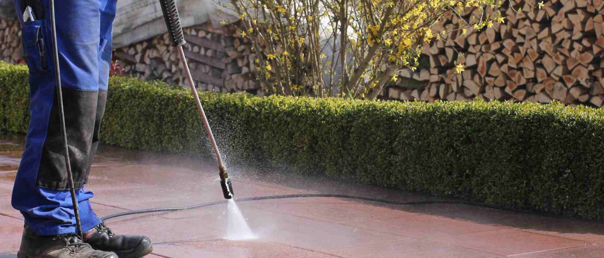 garden maintenance TW17